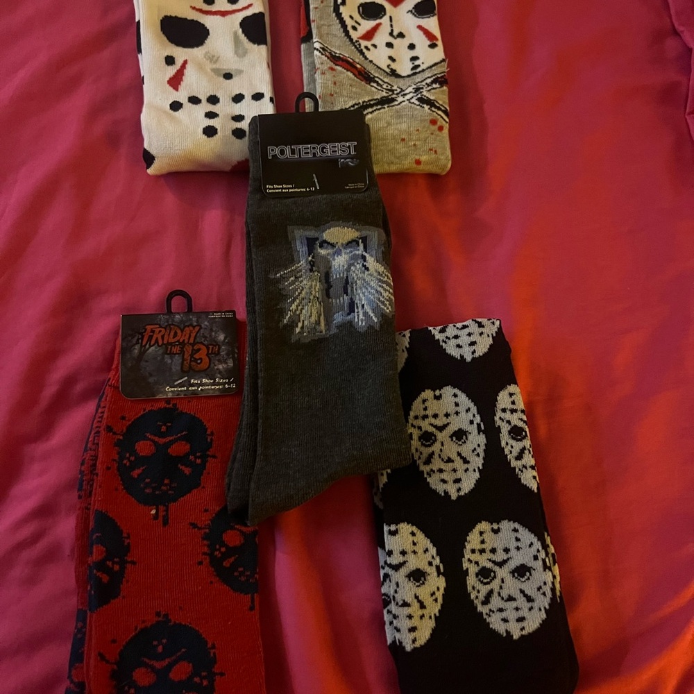 Horror-Themed Men's Socks Collection